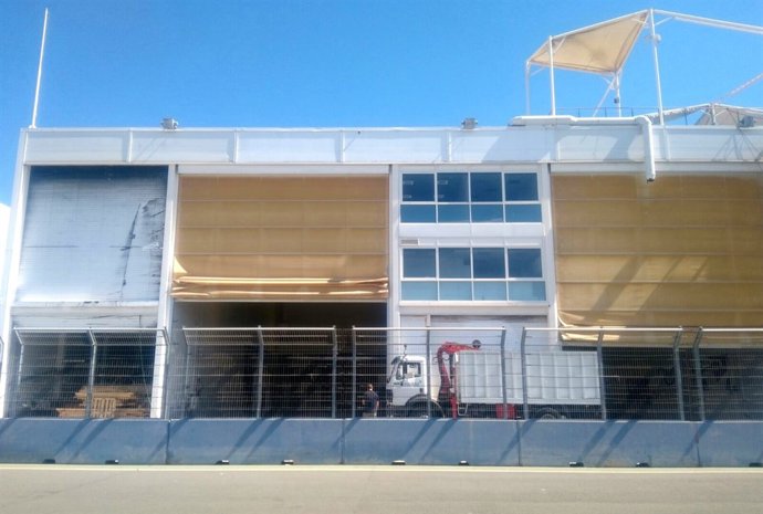 Base del Alinghi donde se acogerá a los migrantes del Aquarius 