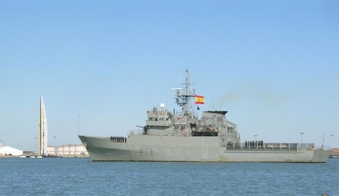 Patrullero Atalaya P74 seguridad marítima ministerio de defensa puerto vigilanci