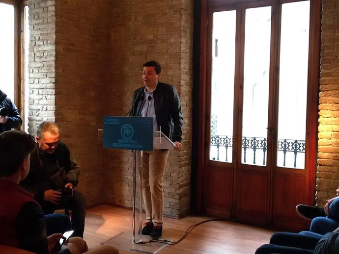 José Luis Bayo anuncia su candidatura a las primarias del PPCV