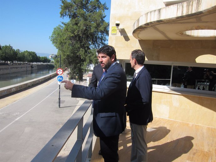 Fernando López Miras visita las instalaciones del CES