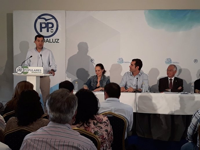 El presidente del PP-A, Juanma Moreno, en el Consejo de Alcaldes del PP-A