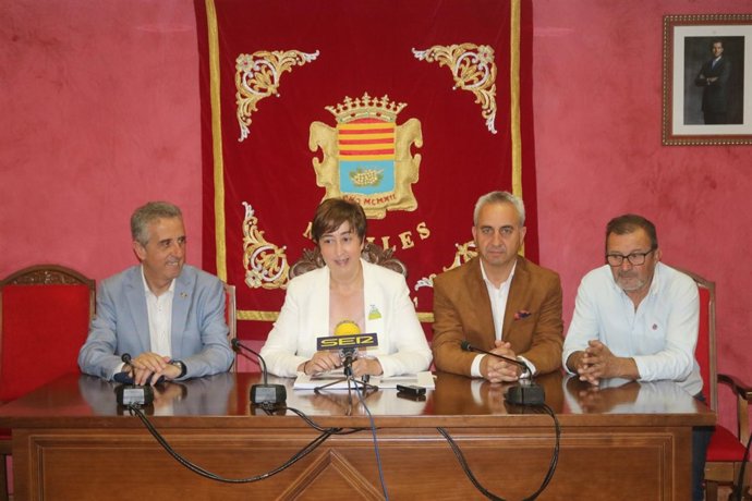 Izquierdo (centro) y Carmona, durante la presentación del proyecto