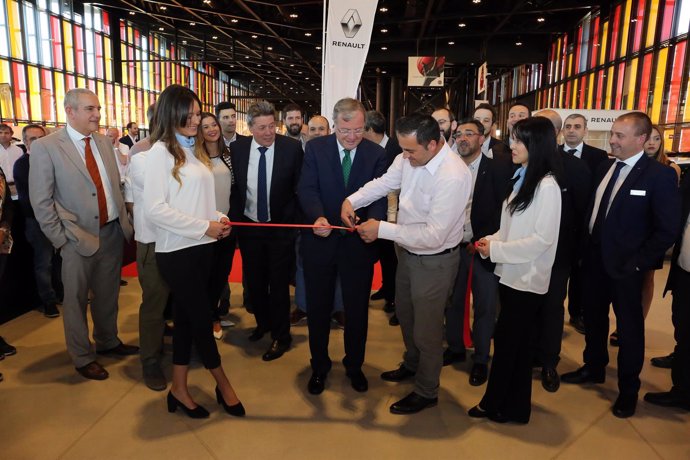 León Inaugura El Salón Del Automóvil Con La Presencia De 300 Vehículos En Exposi