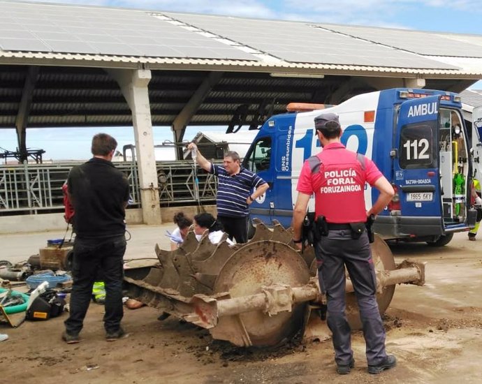 Un trabajador es atendido tras ser atropellado por un apero en Caparroso