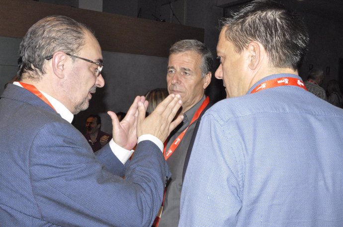 Javier Lambán con Antonio Cosculluela y Fernando Sabés (PSOE). 