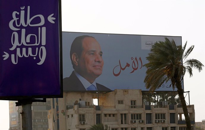 Cartel con la imagen de Abdelfatá al Sisi