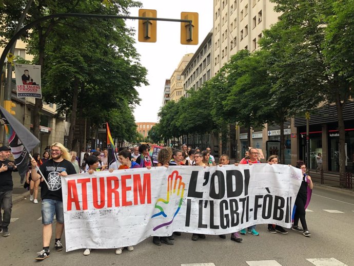 Manifestación contra la LGTBI-fobia en Girona