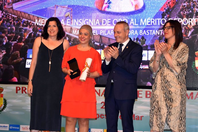 Zamora recibe la medalla de la Federación Española de Balonmano