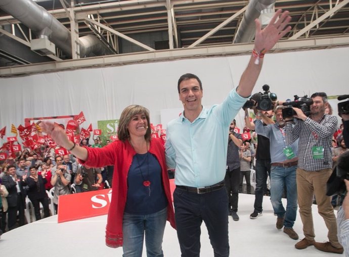 Núria Marín (PSC) y Pedro Sánchez (PSOE) 