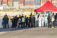 Finaliza el desembarco del Dattilo, el primer barco llegado al Puerto de València con 274 inmigrantes