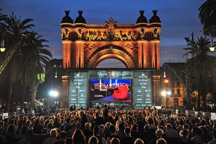 IV edició del 'Liceu a la Fresca' a l'Arc de Triomf de Barcelona