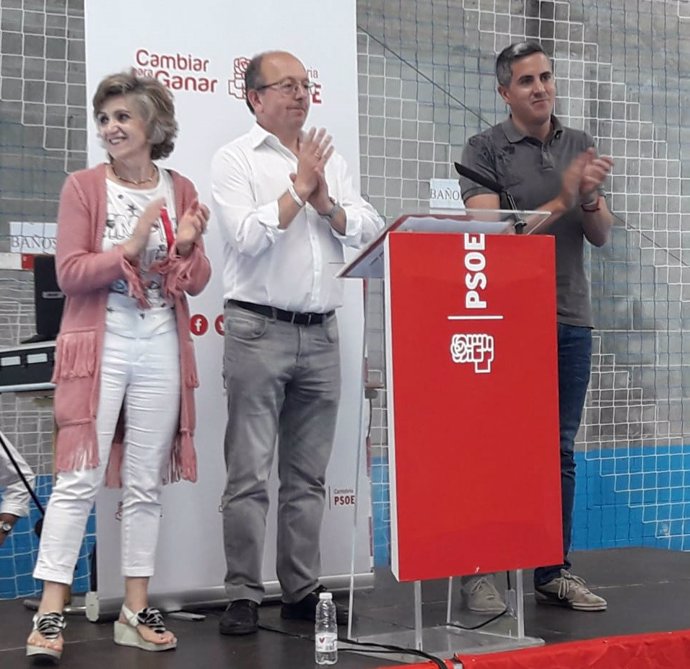 Luisa Carcedo, Pablo Zuloaga y Dionisio Luguera en la Fiesta de la Primavera 