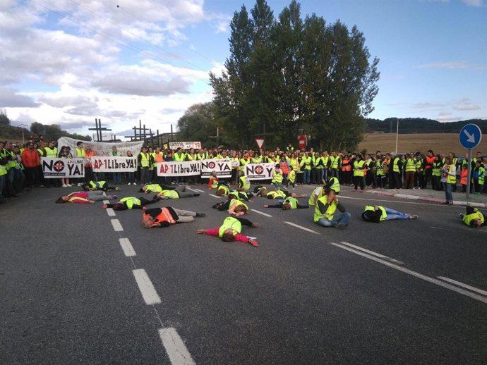 Concentración en Monasterio de Rodilla para la liberalizacion de la AP-1