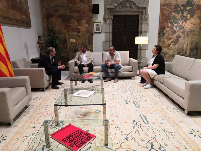 Quim Torra al costat de Javier Pacheco, Camil Ros i Montse Ros
