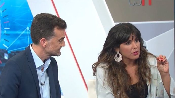 Antonio Maíllo y Teresa Rodríguez, en la entrevista de Canal Sur Televisión
