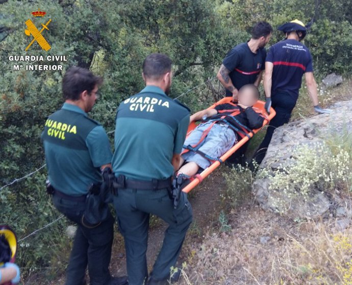 Rescate de un hombre que se cortó un pie con una motosierra