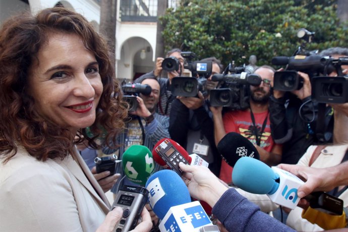 La futura ministra de Hacienda María Jesús Montero deja el Parlamento andaluz