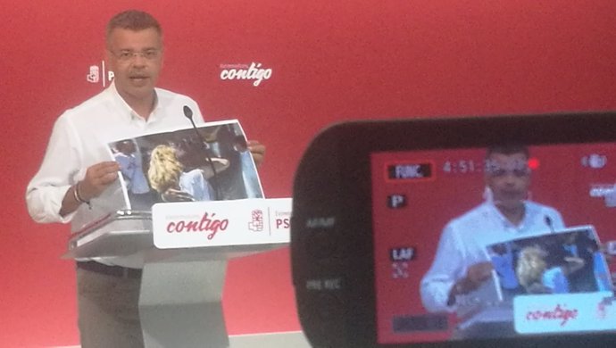 Juan Antonio González en rueda de prensa en Mérida