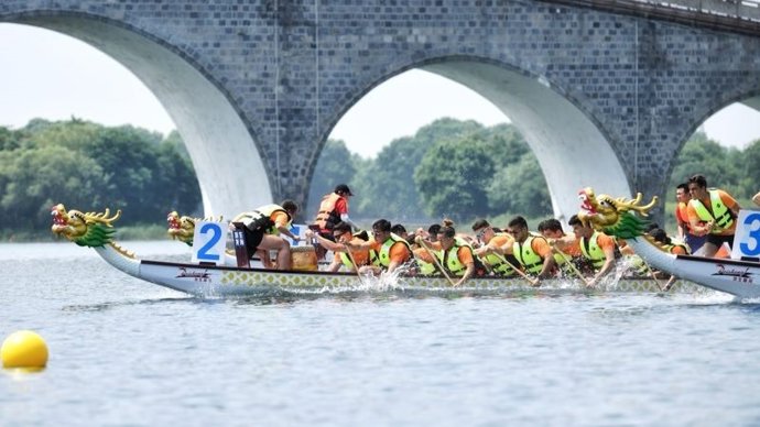 La selección de la UPO de Dragon Boat en la Ragata Mundial de Universidades