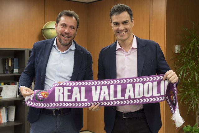  Óscar Puente Y Pedro Sánchez Con La Bufanda Del Real Valaldolid. 18-6-2018