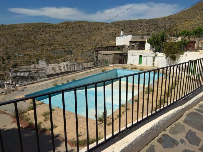 La antigua piscina municipal de Senés será un aparcamiento municipal.