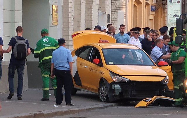 Taxi implicado en un atropello en Moscú