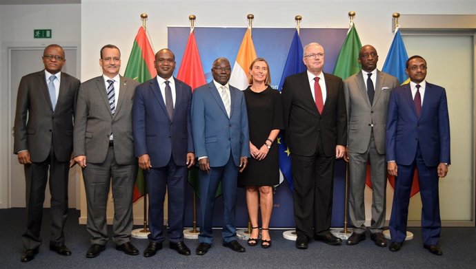 Federica Mogherini y los ministros de Exteriores del G5