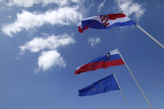 Banderas de Eslovenia, Croacia y la UE