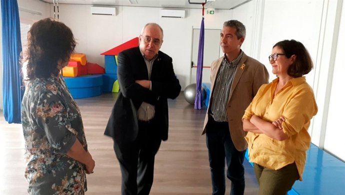 L'conseller J.Bargalló i la gerent M.Massa, en l'Escola 30 Passos