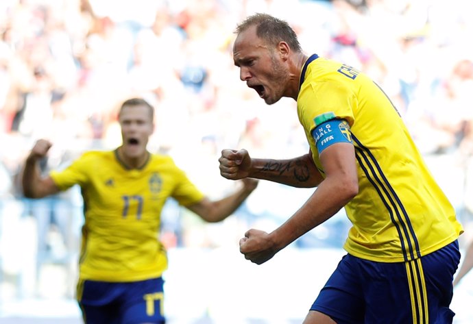 Granqvist celebra el gol de Suecia en el Mundial
