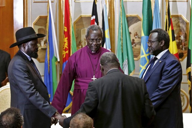 Riek Machar y Salva Kiir durante su anterior encuentro en Adís Abeba en 2014