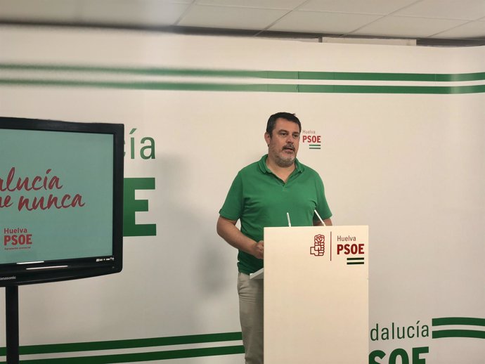 Jesús Ferrera, en rueda de prensa en Huelva. 