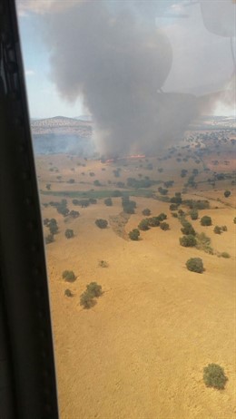 Incendio forestal en el paraje Valdeinfierno en Belálcazar