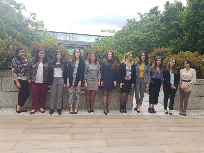 Estudiantes que han recibido una Beca Talento Mujer de Banco Santander