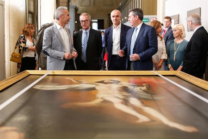 El ministro de Cultura visita el Archivo General de Indias en Sevilla