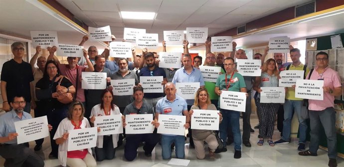 Trabajadores de mantenimiento del SAS inician un encierro.