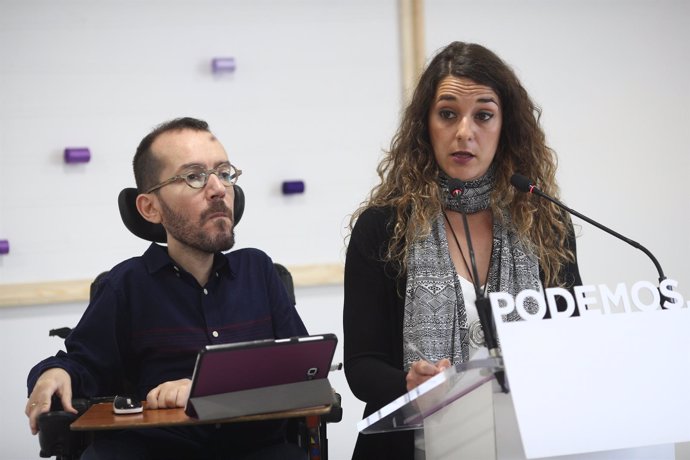 Rueda de prensa de los portavoces de Podemos Pablo Echenique y Noelia Vera