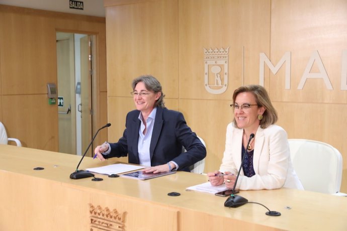 Purificación Causapié y Marta Higueras en rueda de prensa
