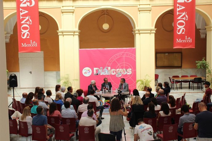 Conferencia de Emilio Ontiveros. 