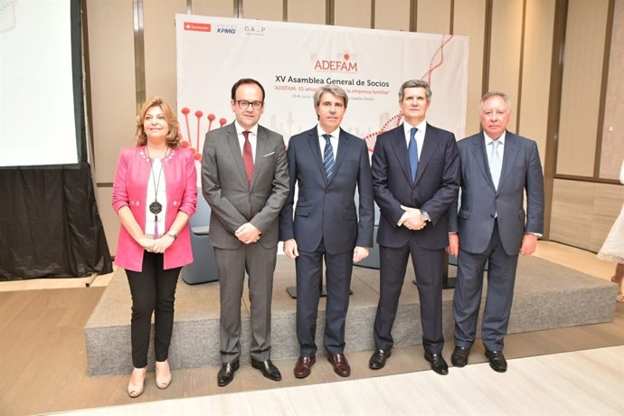 Asamblea general de Adefam con Ángel Garrido y Engracia Hidalgo