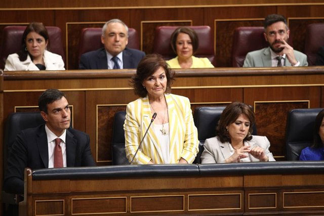 Carmen Calvo interviene en la sesión de control al Gobierno en el Congreso