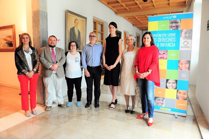 Parlamento y UNICEF refuerzan el Pacto de Cantabria por la Infancia