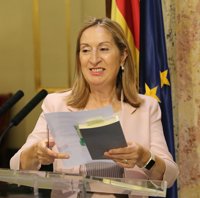 Ana Pastor admite "un disgusto gordo" al saber que Feijóo no optaría a la sucesión de Rajoy