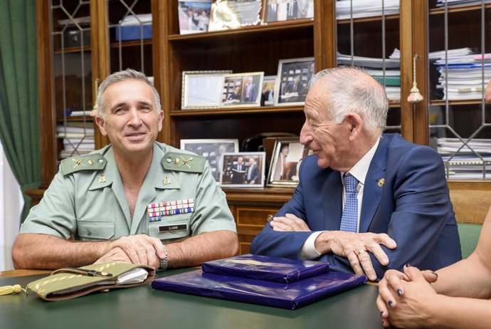 El General de la Brileg, Marcos Llago, junto al presidente Gabriel Amat.