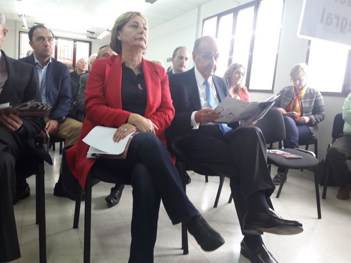 Mariví Monteserín i Miquel Roca.