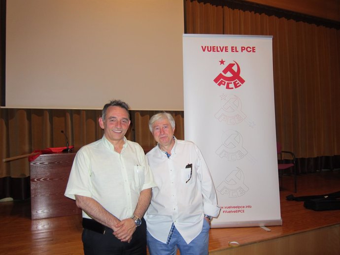 Enrique Santiago junto a Antonio Quirce del PCE