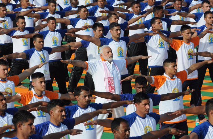 Narendra Modi participa en el Día Internacional del Yoga