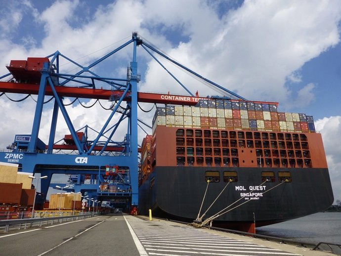 Contenidors, exportacions, importacions (imatge de recurs)