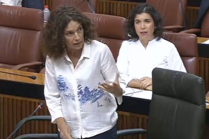 Lina Gálvez en el Pleno del Parlamento