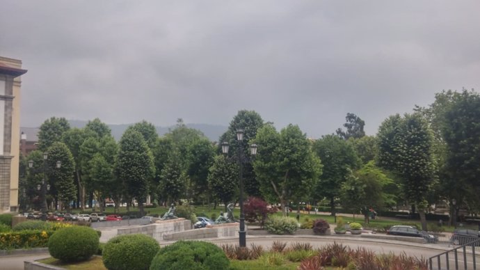 Nubes sobre Oviedo en verano